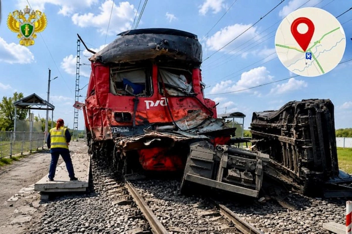 В Кузбассе электропоезд столкнулся с фурой