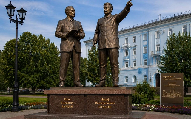 В Череповце открыли памятник Сталину и Бардину