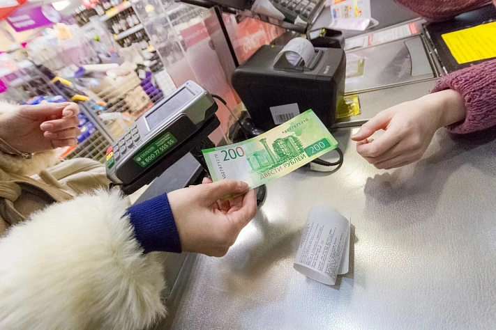 Карты и СБП вытесняют наличные, но не везде