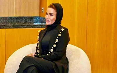 Шейха Моза вновь удивила своим стилем: национальная абайя и изысканные аксессуары