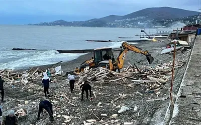 Наводнения и смерчи в Краснодарском крае разрушили мосты и пляжи