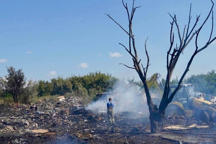 Пожар под Самарой уничтожил «цыганский табор»: сгорело шесть самостроев