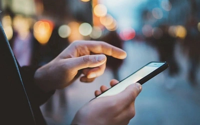 Мошенники заполонили Google Play подделками под удалённые российские сервисы