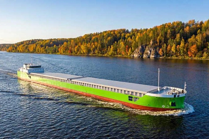 В Астрахани представили первое в России платформенное решение для грузового речного флота