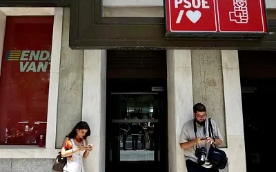 Испанская полиция обыскала штаб-квартиру PSOE в разгар коррупционного скандала
