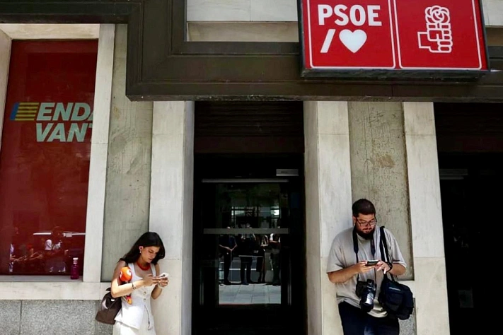 Испанская полиция обыскала штаб-квартиру PSOE в разгар коррупционного скандала