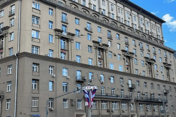 Сын Высоцкого опроверг информацию о продаже квартиры на Тверской-Ямской