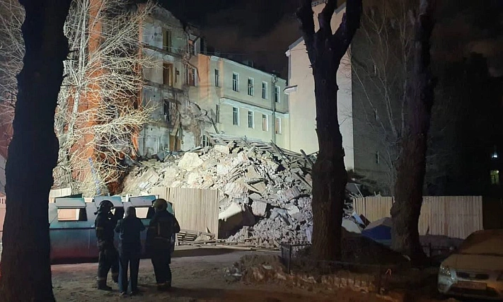 Дом постройки XIX века на Гороховой улице обрушился в Санкт-Петербурге