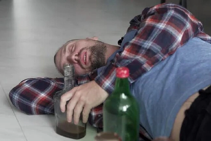 Когда при алкогольном отравлении нужно вызывать скорую