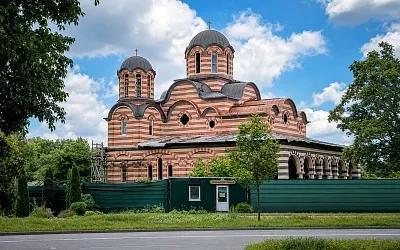 Зачем минскому храму полосатые стены
