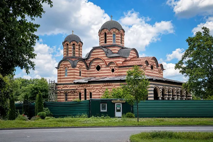 Зачем минскому храму полосатые стены