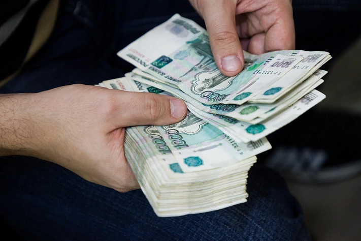 У кого из россиян быстрее всего росли зарплаты в этом году