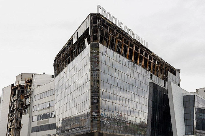 В Красногорске начали восстанавливать фасад «Крокус Сити Холла»