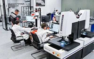 В России запустили первую в стране роботизированную линию ЖК-дисплеев
