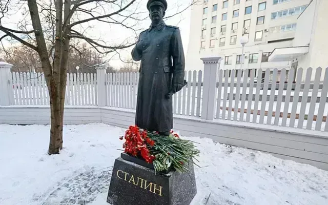 В Вологде открыли памятник Иосифу Сталину: поддержка и критика монумента