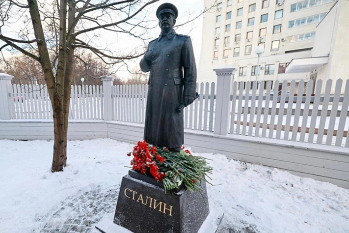 В Вологде открыли памятник Иосифу Сталину: поддержка и критика монумента