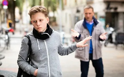 Почему подростки доверяют незнакомцам больше, чем родителям?