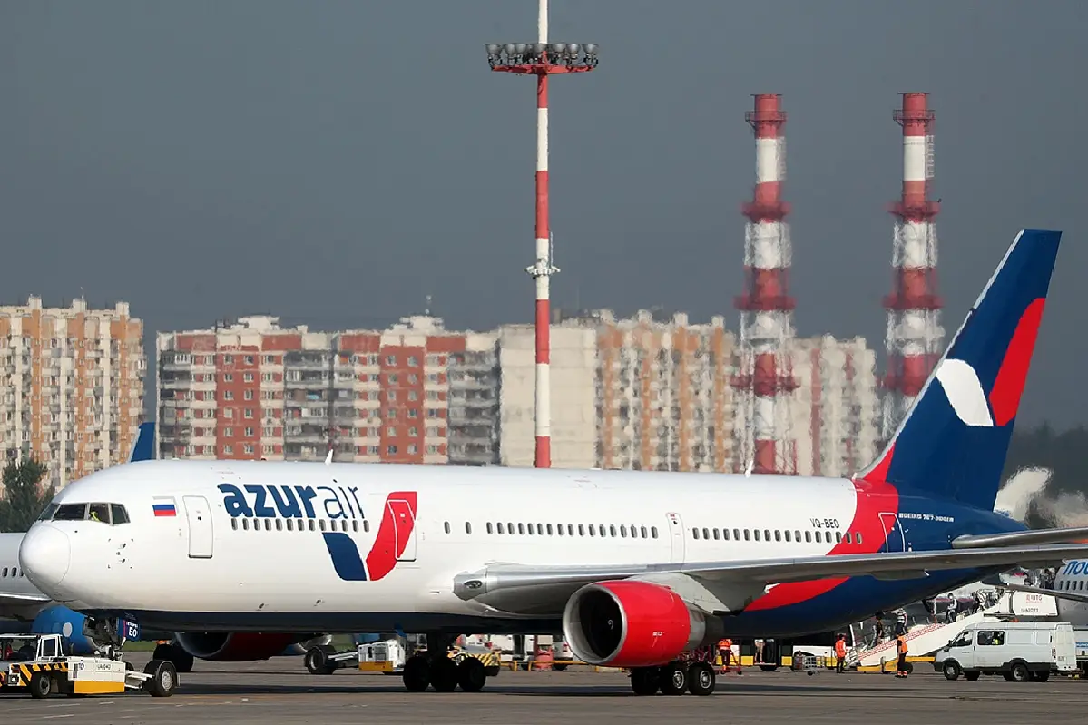 Росавиация ограничила сертификат Azur Air