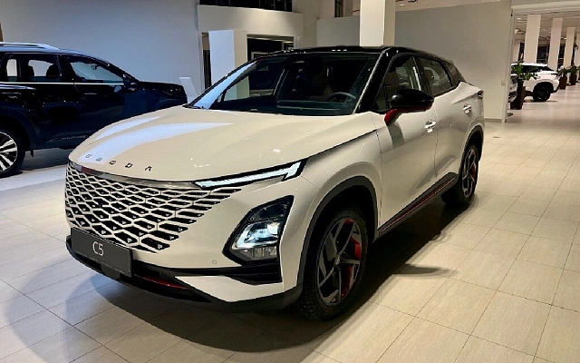 Chery переносит сборку кроссоверов Omoda на завод в Петербурге