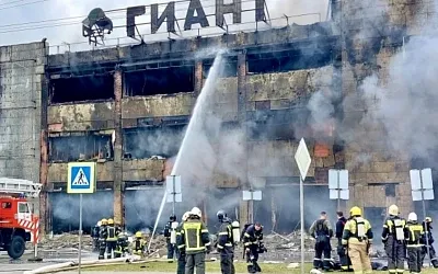 В Калининграде крупный пожар охватил ТЦ «Гиант»
