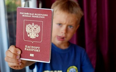 Детям до 14 лет потребуется загранпаспорт для покупки ж/д билетов за границу