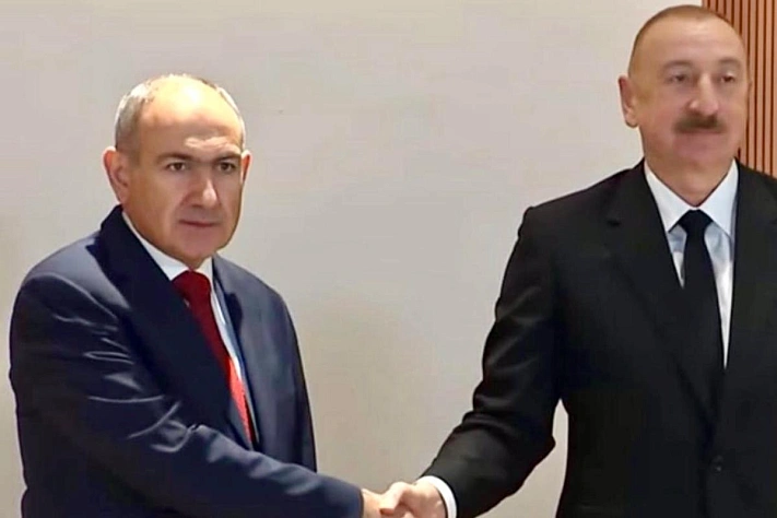 Алиев и Пашинян провели переговоры в Абу-Даби