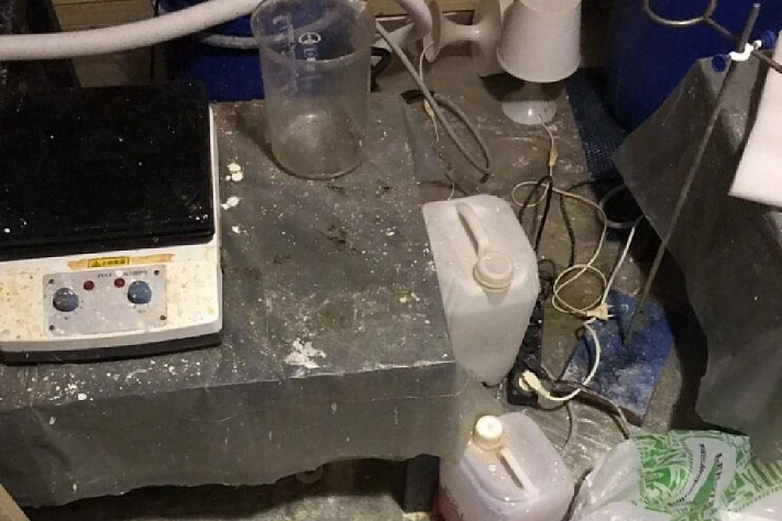 В Ленобласти ликвидировали нарколабораторию по синтезу метадона