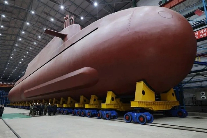 КНДР представила новую атомную подводную лодку собственной разработки