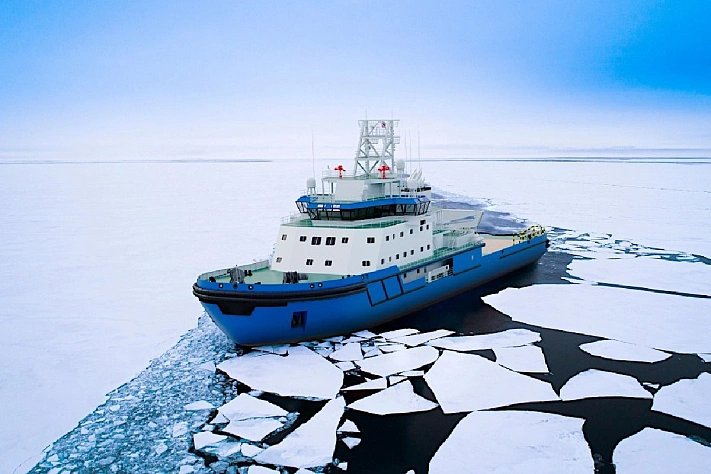 ОСК разрабатывает новый портовый ледокол для круглогодичной навигации в Арктике