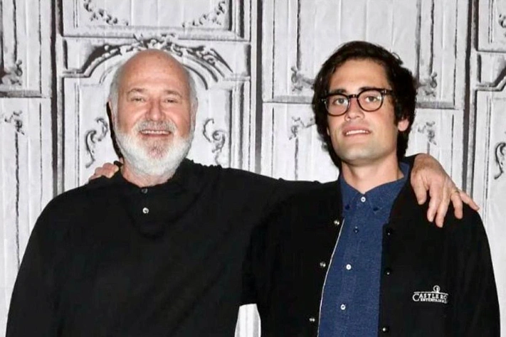 Сына Роба Райнера обвиняют в убийстве родителей