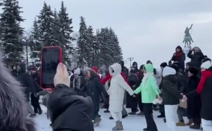 В Уфе жители вышли на несанкционированный митинг