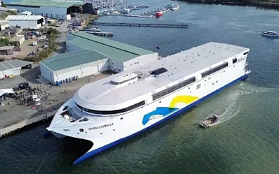 Австралия спустила на воду крупнейший в мире электропаром