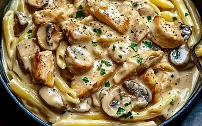Богатая и сливочная паста с курицей и грибами
