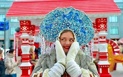 Купеческая гостиная на Тверской и 50 видов блинов – Масленица в Москве набирает обороты