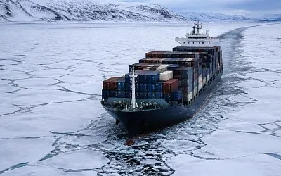 Китай запустил первый регулярный контейнерный маршрут в Европу через Арктику