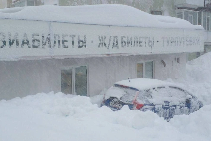 Камчатку накрыло рекордными снегопадами