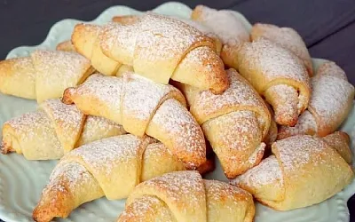 Готовим нежные творожные рогалики с хрустящей корочкой 