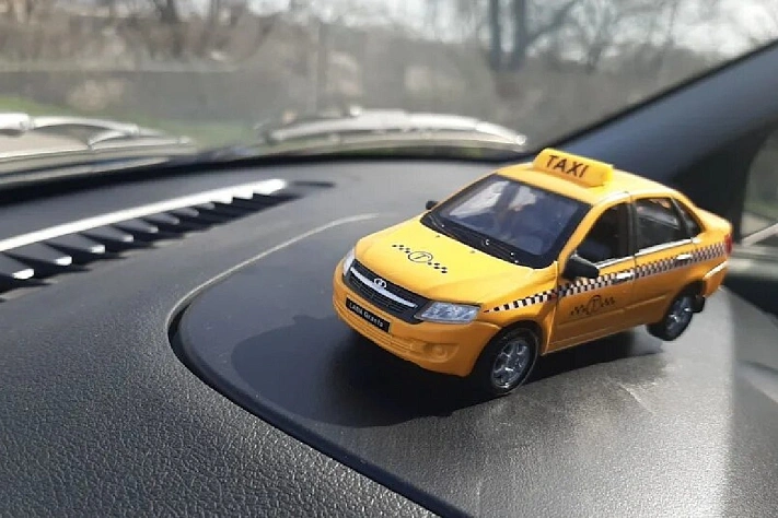 Таксисты пересядут на российские авто