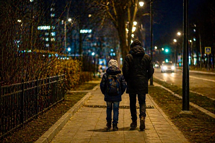 Штрафы за ночные прогулки детей зависят от региона