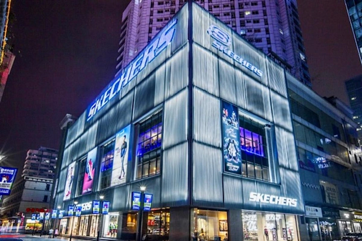 3G Capital выкупает Skechers за $9,4 млрд