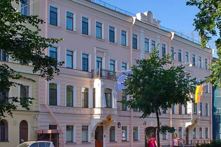 Россия закрывает генконсульство Германии в Петербурге и немецкие культурные центры