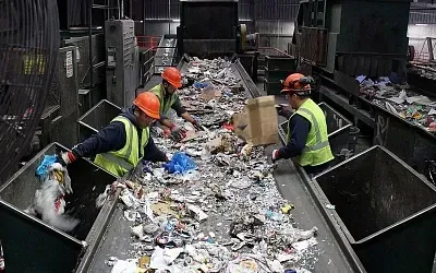 Омская область названа сибирским аутсайдером мусорной реформы