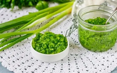 Чесночная паста из стрелок — универсальная заготовка