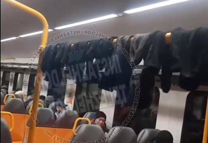 Охранников подмосковной электрички уволили за сушку трусов и носков в вагоне