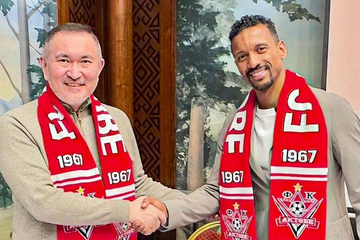 В Казахстане зовут звёзд и распродают футбольные клубы