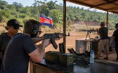 В Камбодже туристам предлагают выстрелить из РПГ
