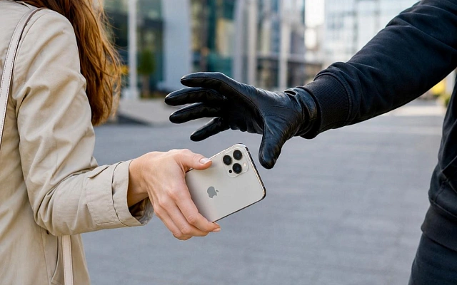 iPhone может научиться сам блокироваться при краже