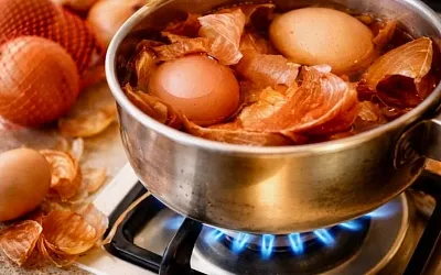 Перед Пасхой у луковой шелухи появился почти отдельный статус