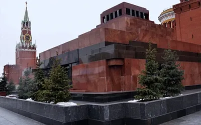 Мужчина попытался пробраться в Мавзолей, чтобы исповедоваться у Ленина