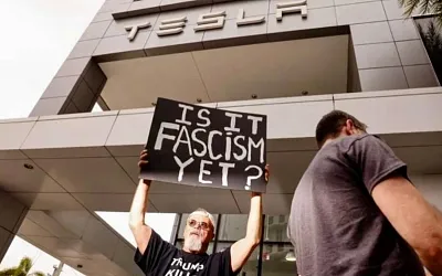 Маск потерял $100 млрд — акции Tesla падают на фоне протестов и снижения продаж